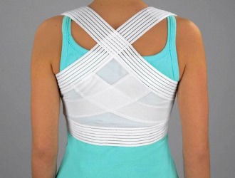 Лечение лордоза должно быть комплексным: ЛФК, массажи, физиотерапия