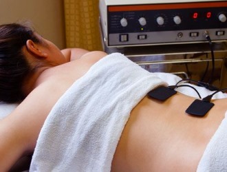 При незначительном болевом синдроме в пояснице возможно применение физиотерапии