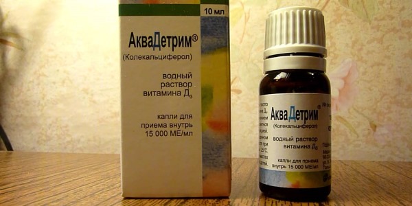 Аквадетрим содержит витамин Д3, который регулирует уровень кальция и фосфора в организме