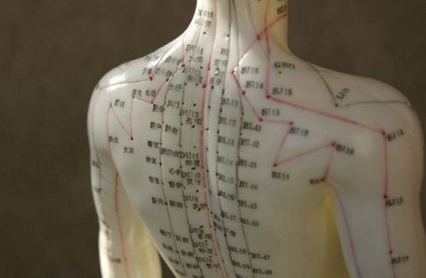 Иглоукалывание при остеохондрозе подразумевает воздействие на определенные нервные центры