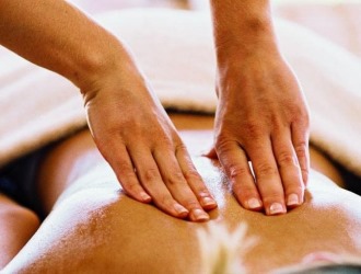 Основное преимущество мазей от остеохондроза грудного отдела - простота применения