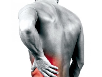 Появление костных наростов в пояснице проявляется острой стреляющей болью