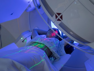 Облучение - один из основных методов лечения рака позвоночника