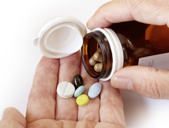 В период обострения остеохондроза меикаментозное лечение может продолжатся до 1,5 месяца