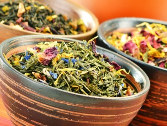 Для лечения спондилеза в домашних условиях можно использовать травяные сборы, которые выступают как вспомогательная терапия