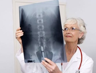 Обратите внимание на основные причины развития остеоартроза в позвоночнике