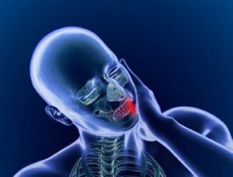 При повышенном риске возникновения остеонекроза челюсти перед применением лекарства необходимо пройти осмотр у врача