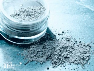 Хорошо зарекомендовала себя при болях в копчике голубая глина в качестве компрессов