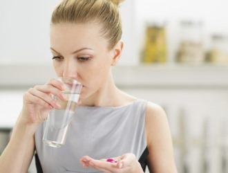 Нельзя принимать Диклоберл с другими противовоспалительными средствами