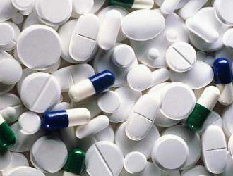 Традиционное лечение грыжи позвоночника не обходится без приема медикаментов