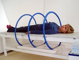 Еще одно вспомогательное средство при гиперкифозе - физиотерапия, которая проводится различными методами