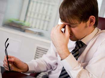 мужчина устал