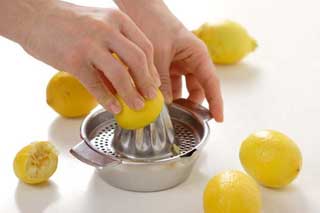 выжимание лимона