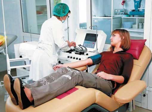 пациент на кушетке