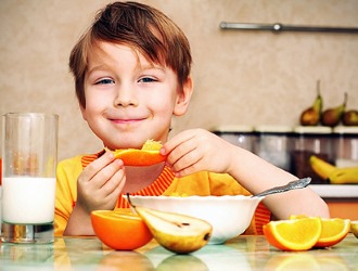 Особое внимание для профилактики остеопороза у детей надо уделять питанию