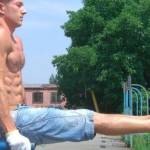 Пресс на брусьях