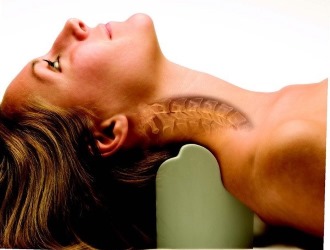 Физиотерапия является основным методом лечения шейного лордоза