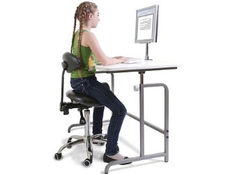 Как взрослым так и детям ортопедические стулья назначают для коррекции осанки и профилактики ее искривления