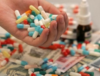 При переломе позвоночника необходимо больному дать обезболивающие препараты