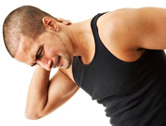 На ряду с хрустом в шейном отделе могут возникнуть боли