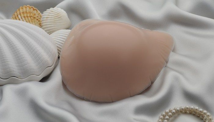 Протез груди