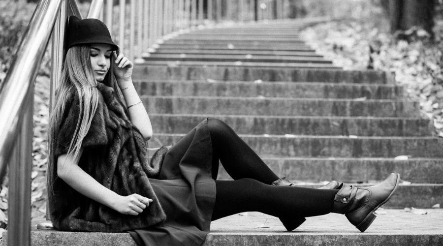 Фотосессия на лестнице Девушка на лестнице