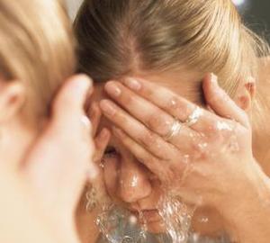 угревая сыпь на лице фото